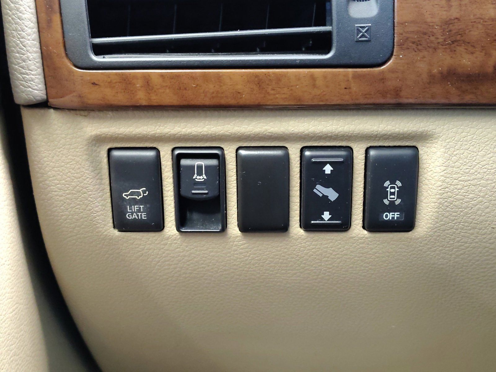 Used Car 2015 Nissan Armada  Platinum For Sale Under $12,000 In San Antonio, Texas