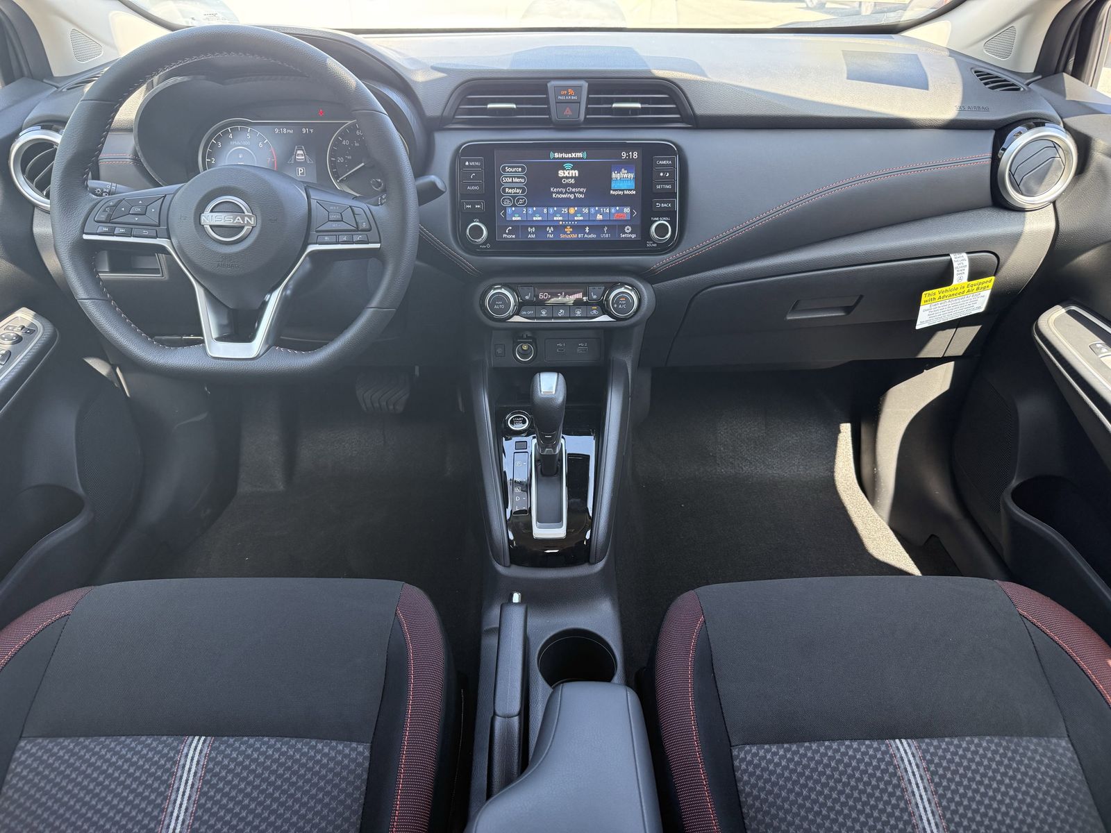 2025 Nissan Versa 1.6 SR photo 2