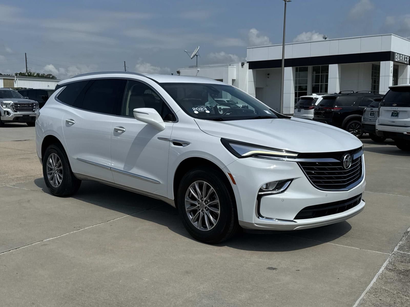 Summit White 2023 Buick Enclave SUV / Crossover Front-Wheel Drive 9-Speed Automatic
