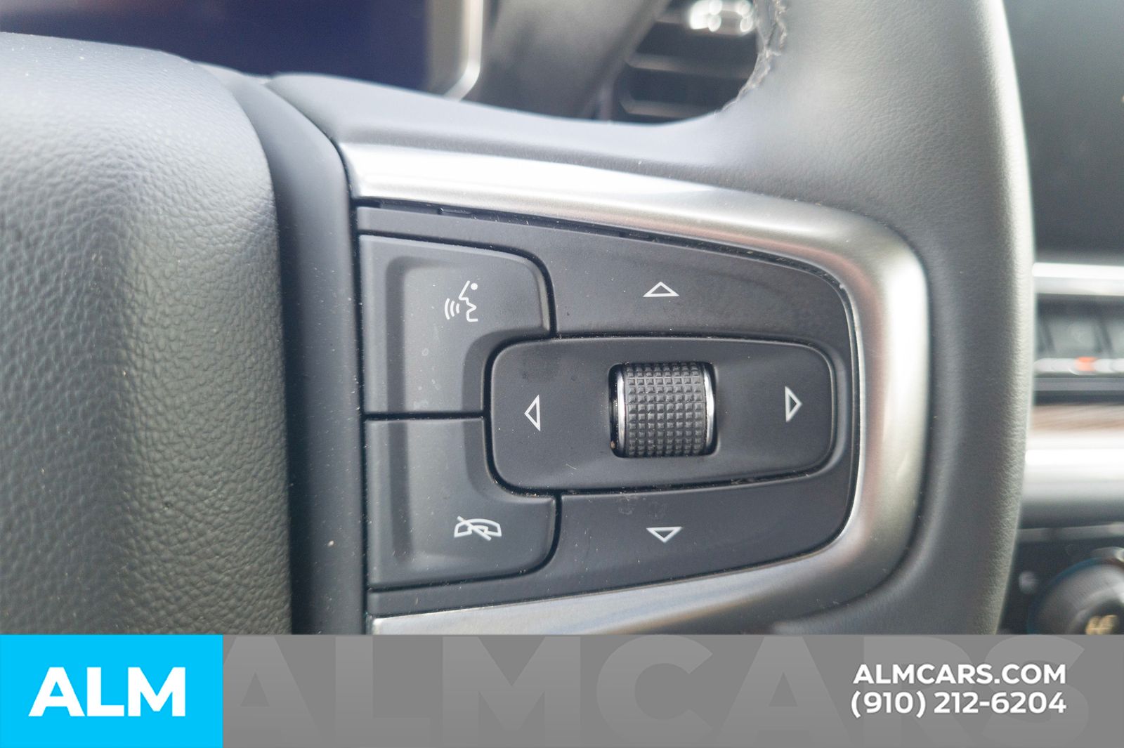 Used 2026 Summit White Chevrolet LT image 27