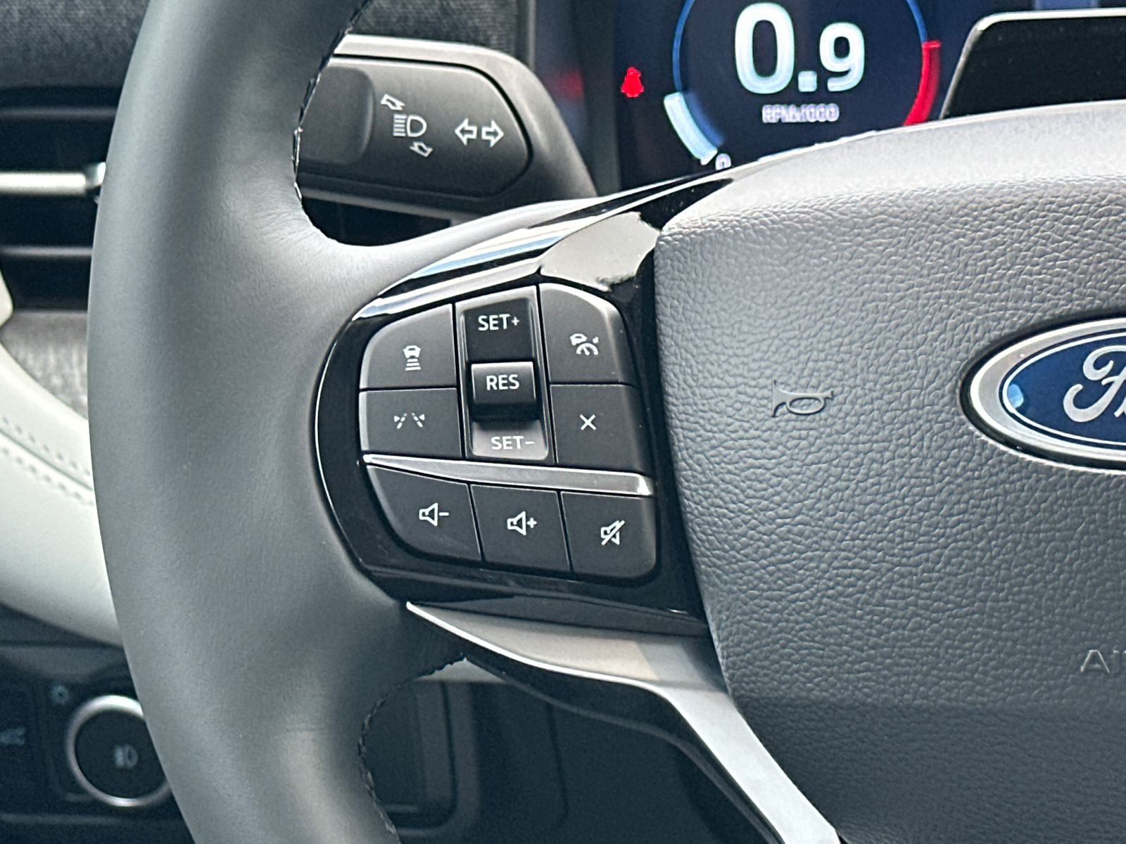 New 2026 Carbonized Gray Metallic Ford Platinum™ image 26