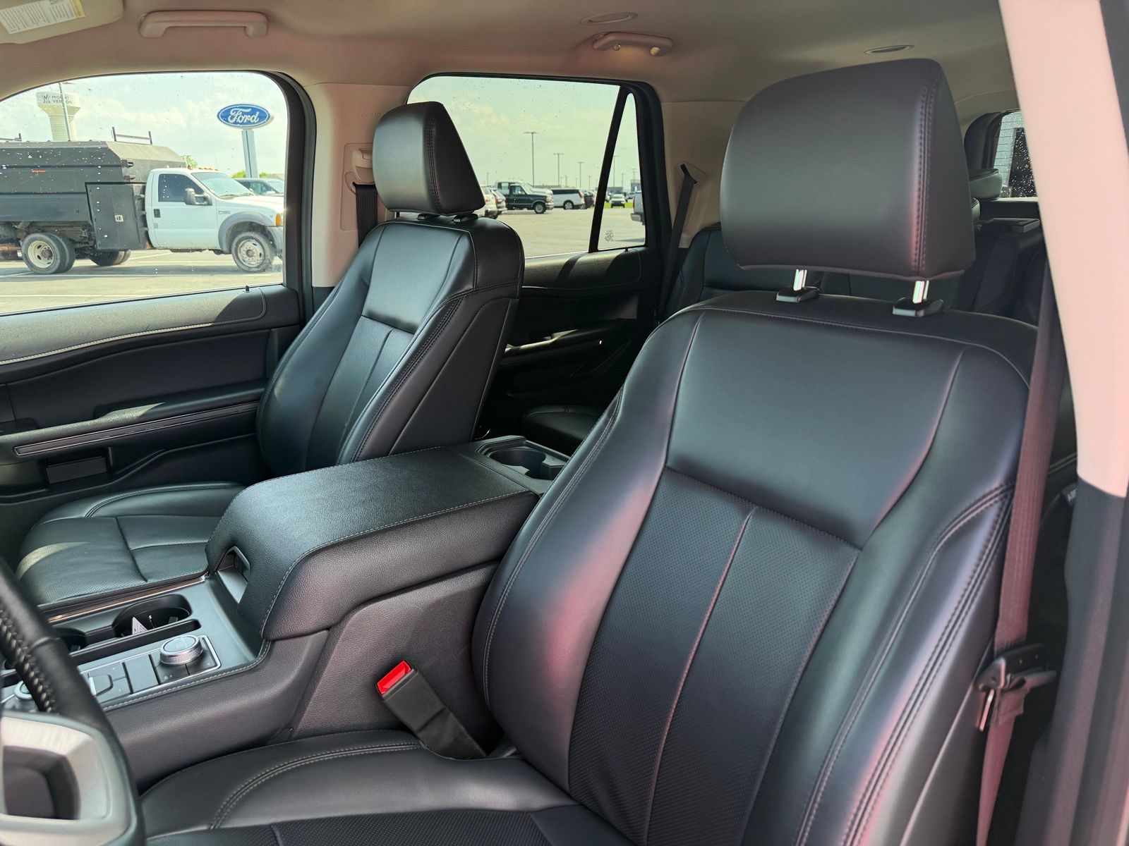 2024 Ford Expedition image 14