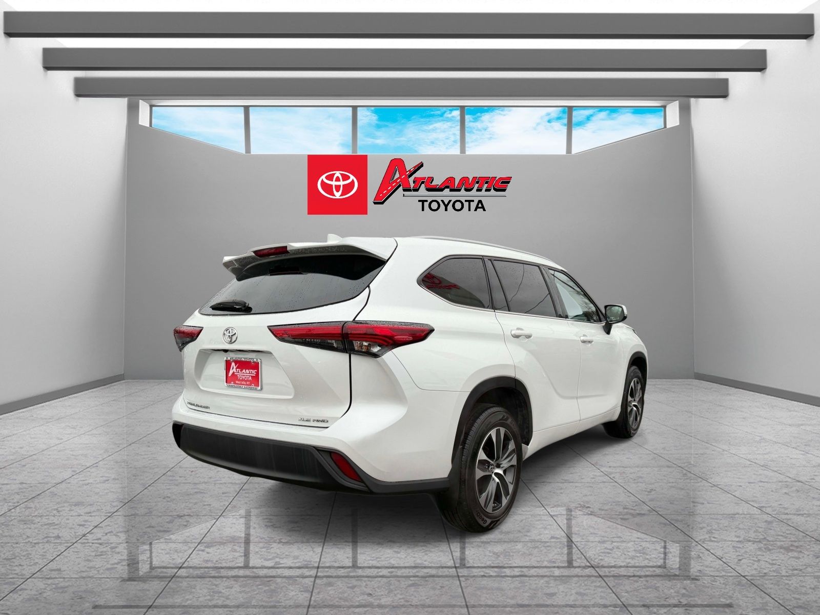 View vehicle photo 5