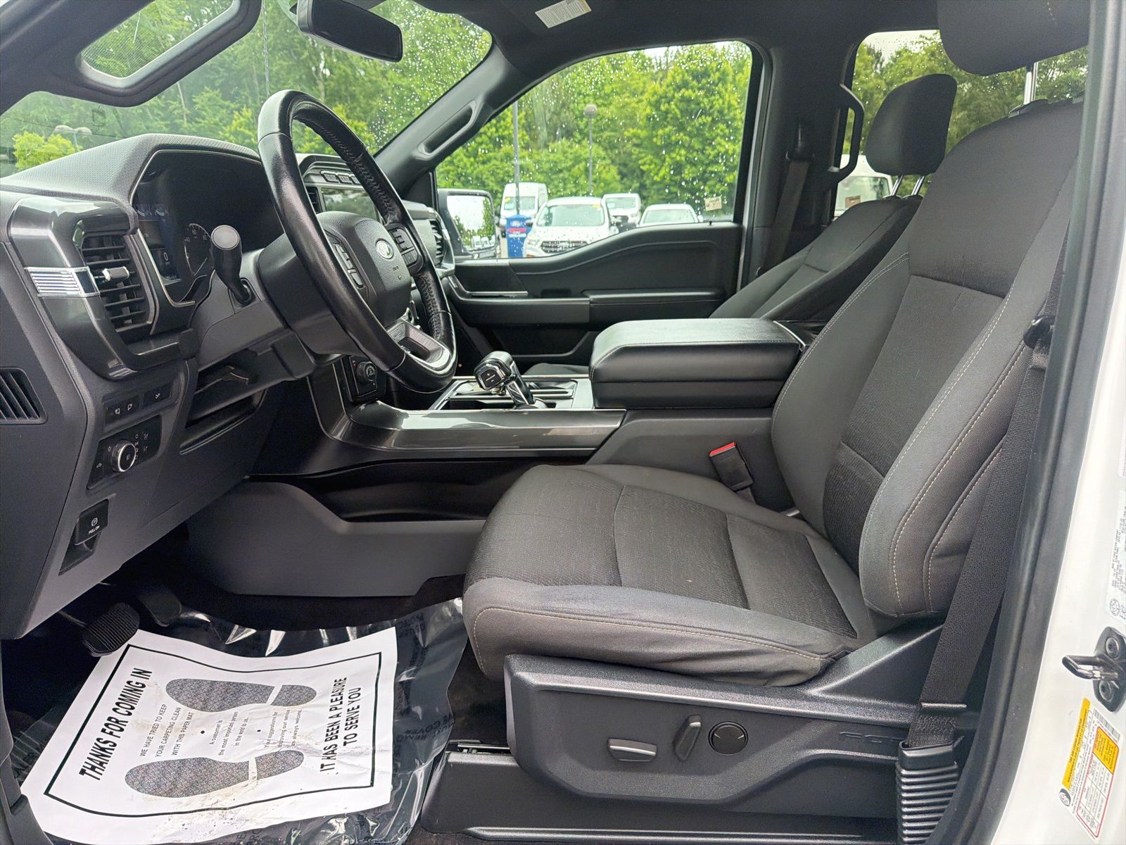 Certified Used 2022 Oxford White Ford XLT image 9