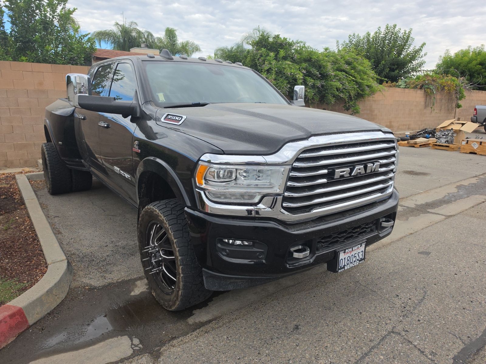 Diamond Black Crystal Pearlcoat 2021 RAM 3500 Pickup Truck Four-Wheel Drive 6-Speed Automatic