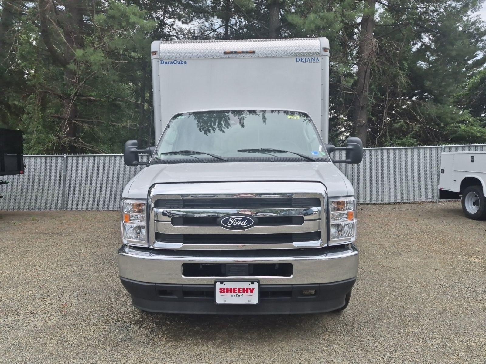New 2027 Oxford White Ford Base image 2