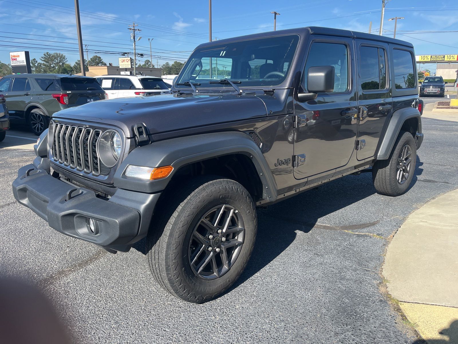Used 2025 Gray Jeep Sport S image 3