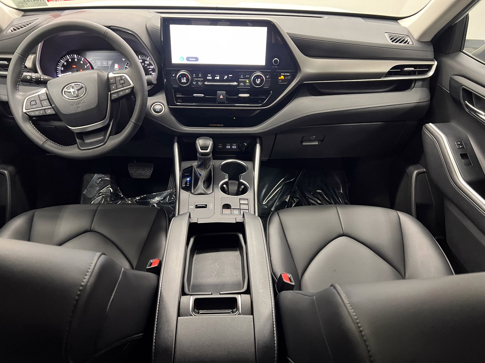 used 2024 Toyota Highlander car, priced at $38,996
