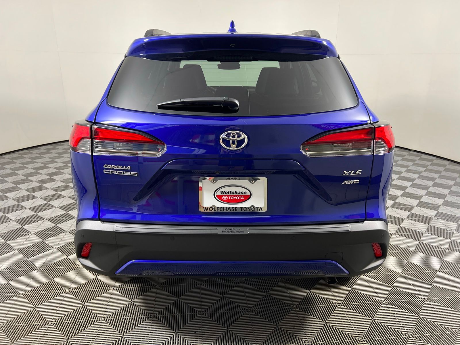 2025 Toyota Corolla Cross XLE 6