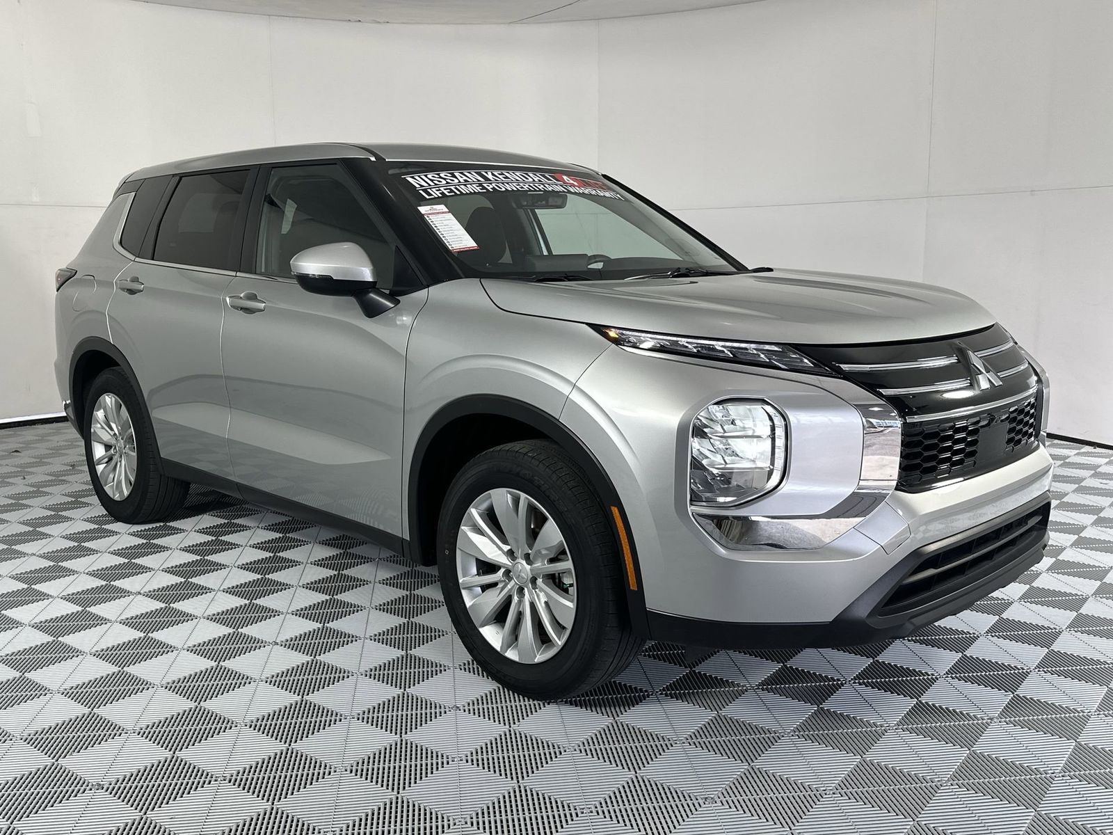 View vehicle photo 2