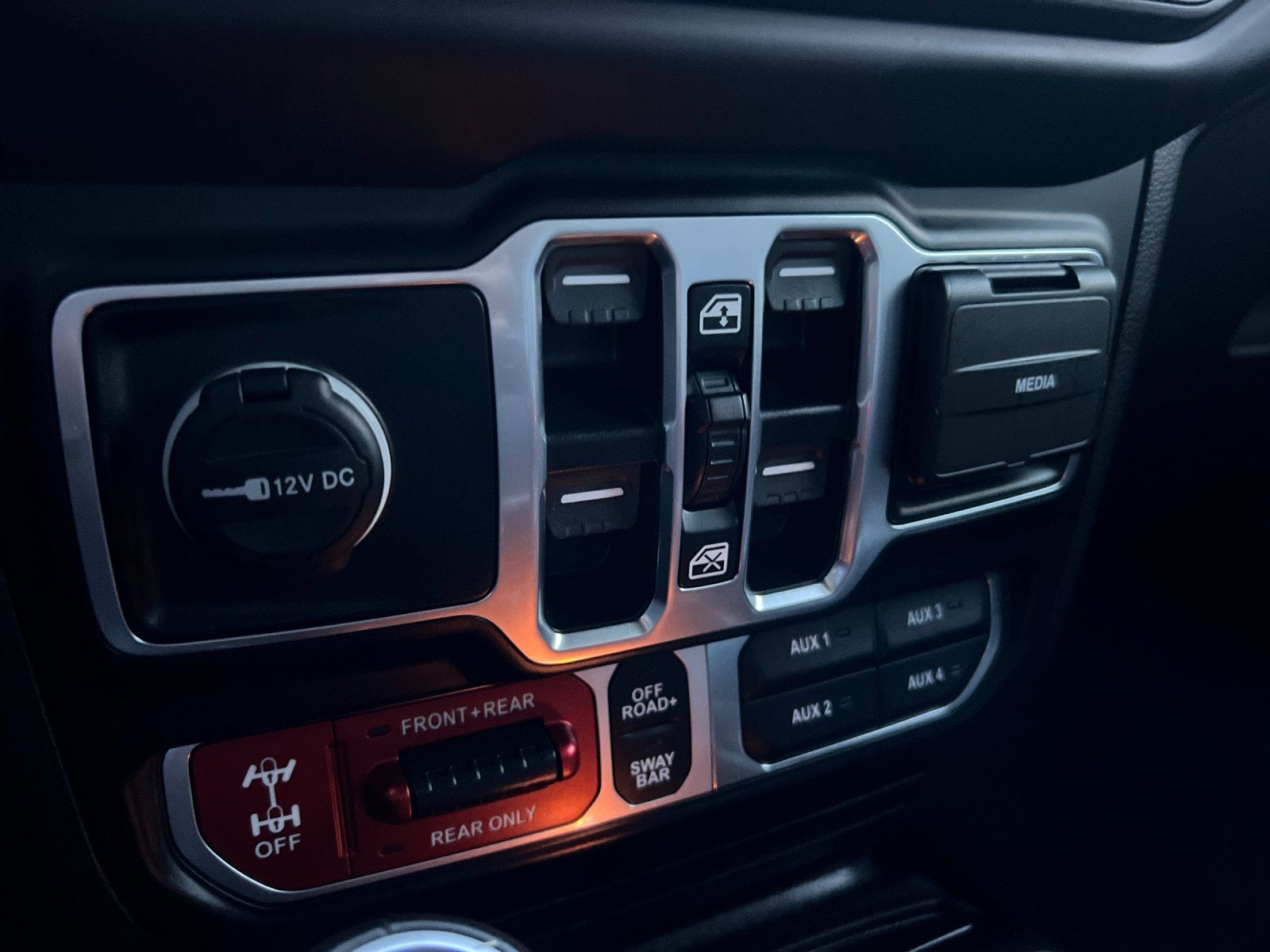 2023 Jeep Wrangler Rubicon 392 — full photo 20 of 28