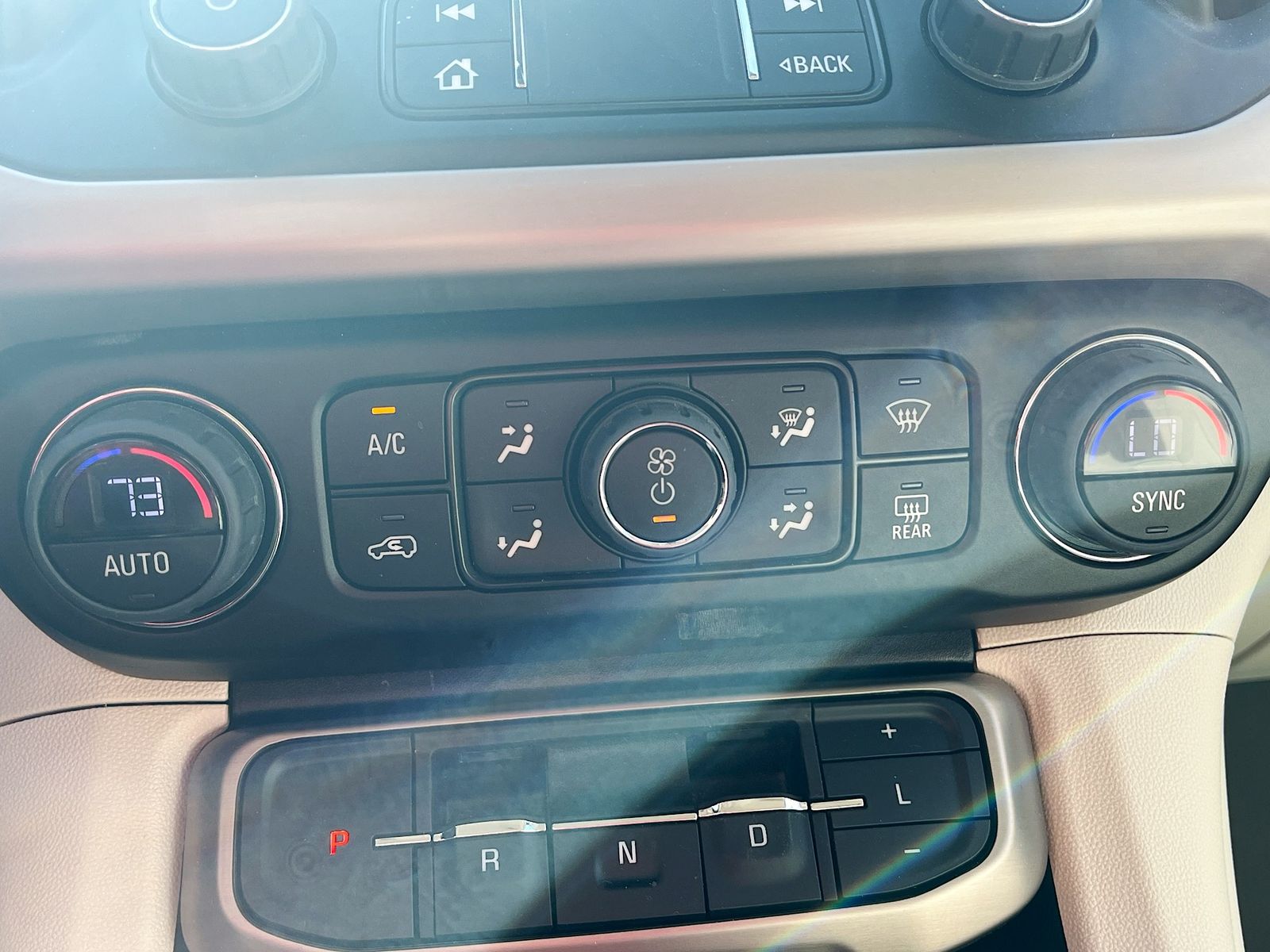 2023 GMC Acadia Denali - Photo 16