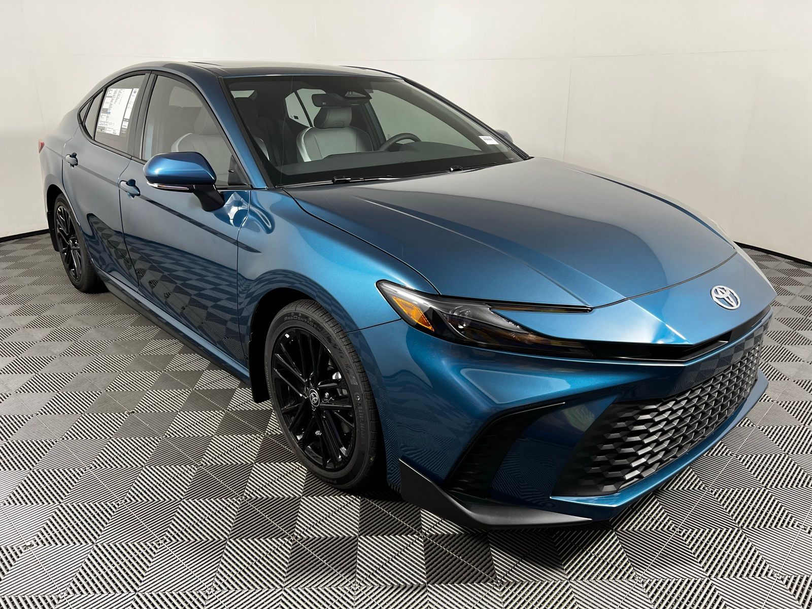 Thumbnail: 2025 Toyota Camry - 3