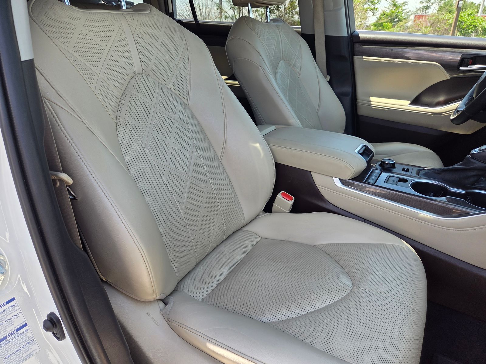 used 2021 Toyota Highlander car, priced at $29,325