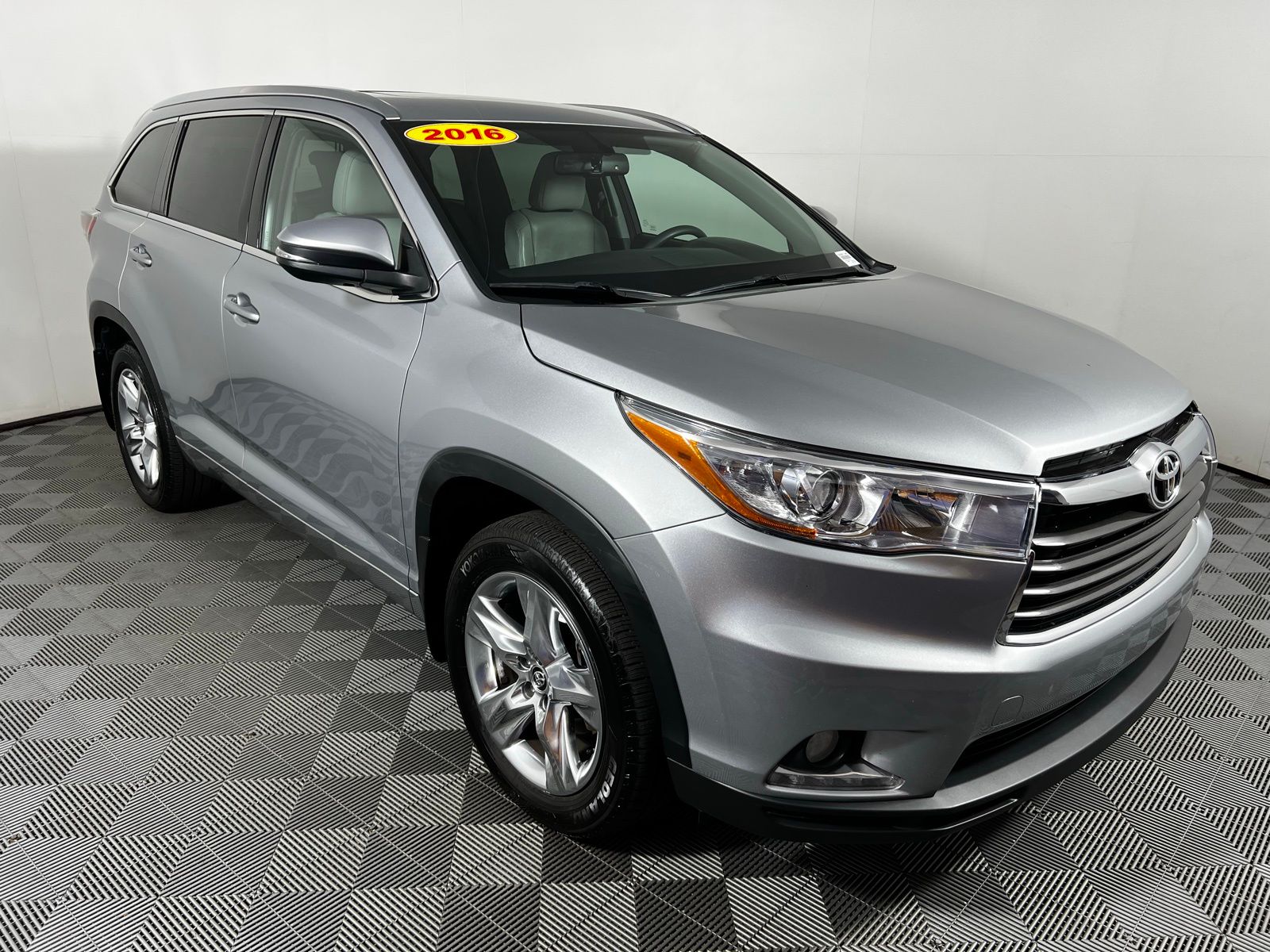 2016 Toyota Highlander Limited 3