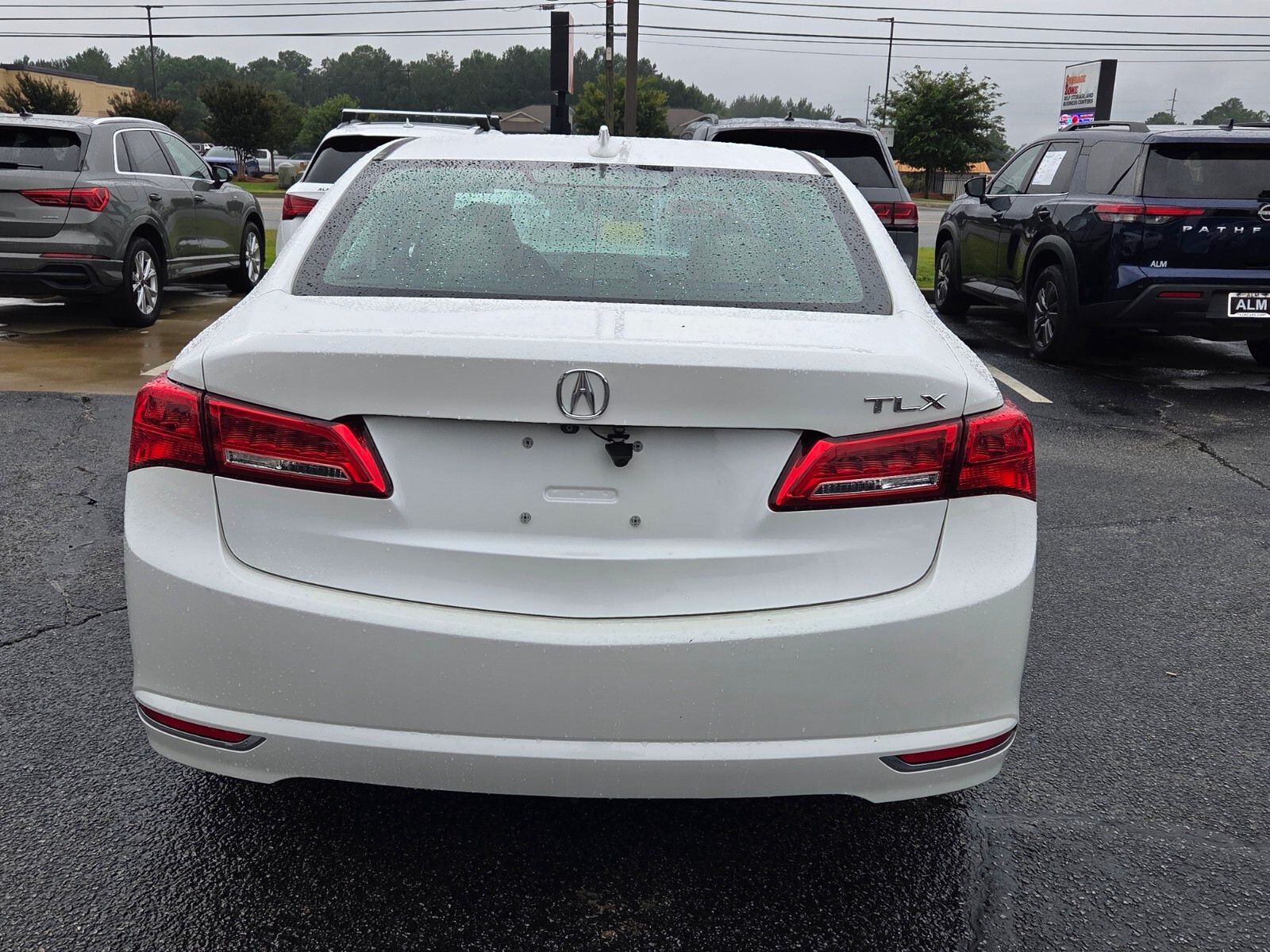 Used 2019 White Acura 2.4L image 10