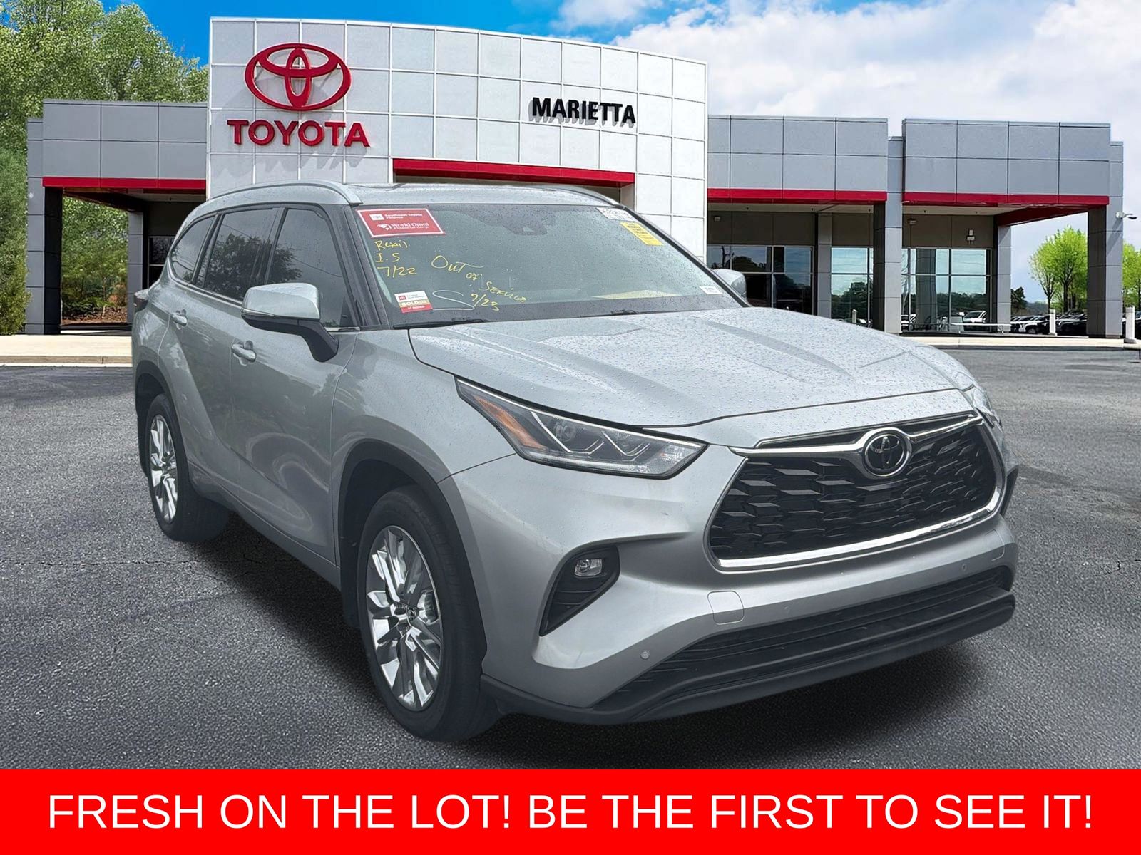 Celestial Silver Metallic 2025 Toyota Highlander SUV / Crossover All-Wheel Drive 8-Speed Automatic