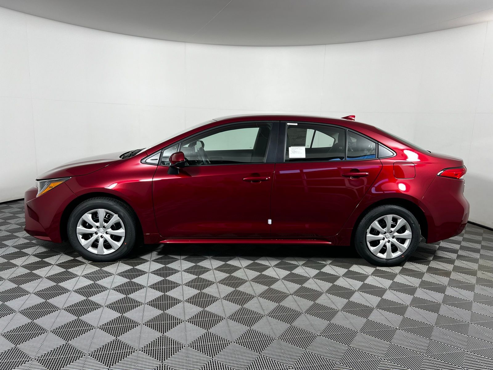 2025 Toyota Corolla LE 8