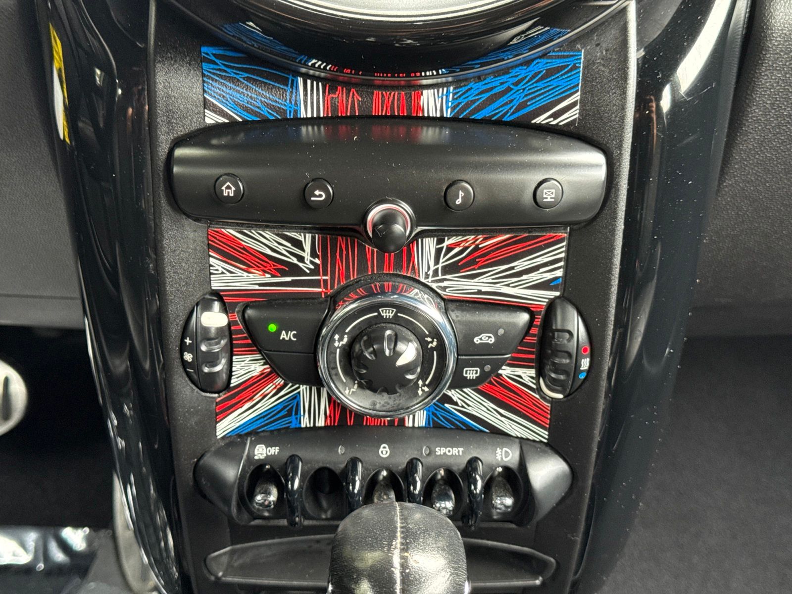 Used 2013 Light White MINI Base image 6