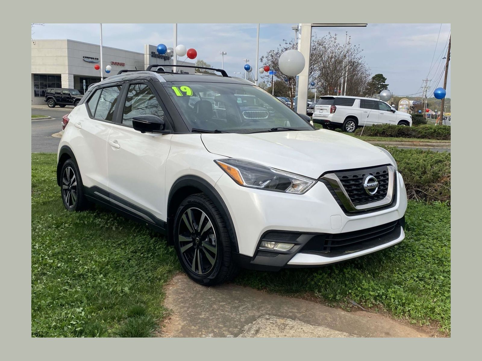 2019 Nissan Kicks SR FWD