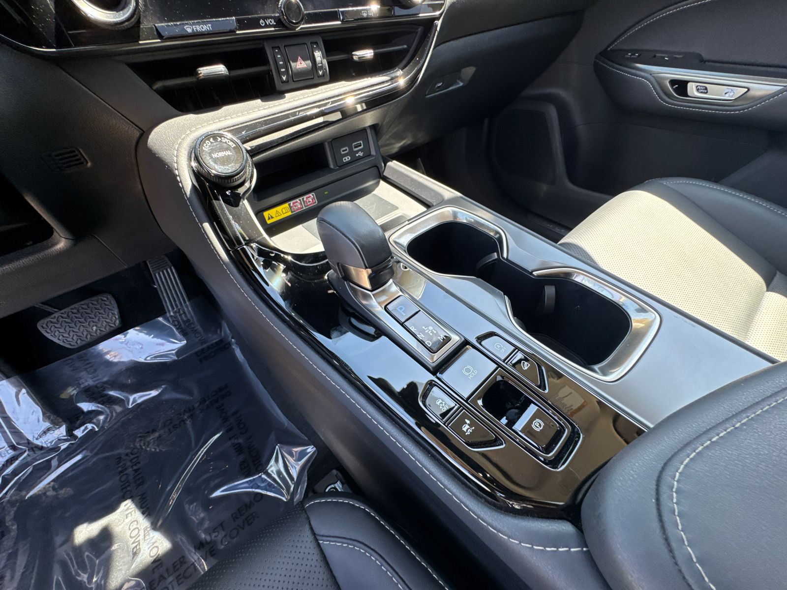 Used 2024 White Lexus 350 Premium image 31