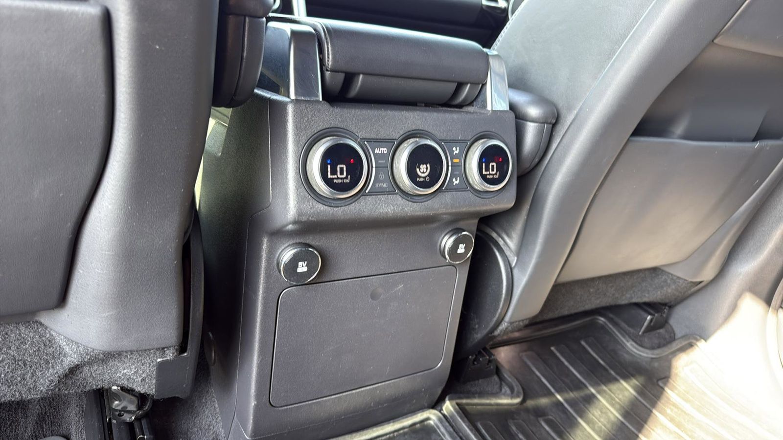 Used Car 2020 Land Rover Discovery  Hse Luxury For Sale Under $30,000 In Austin, Texas