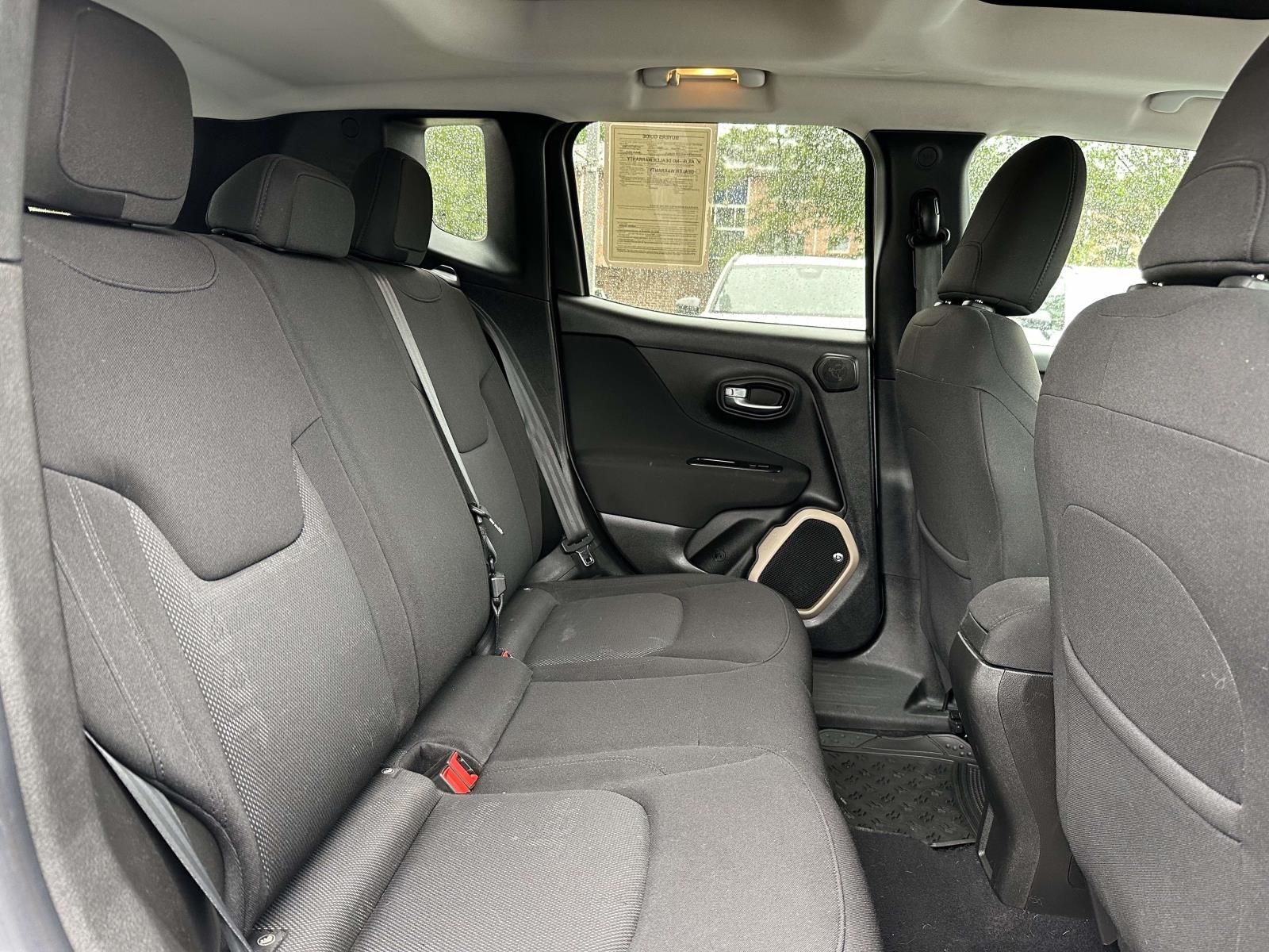 Used 2016 Silver Jeep Latitude image 34