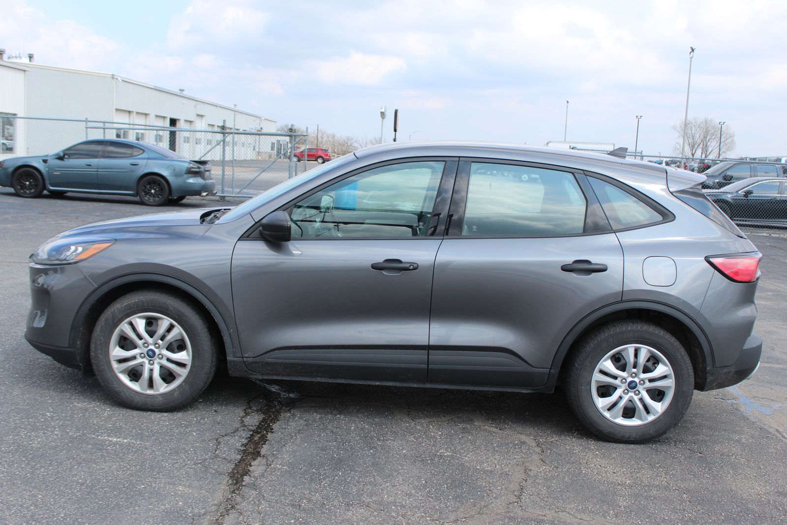 View vehicle photo 3