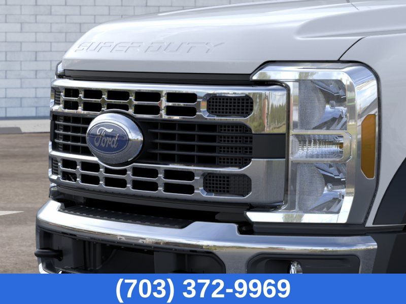 New 2026 White Ford 11' READING SERVICE BODY image 17