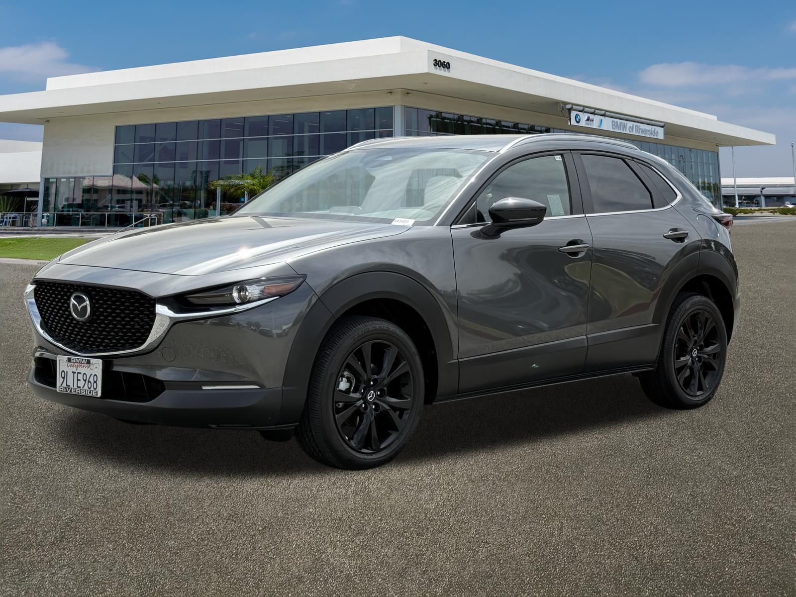 View vehicle photo 4