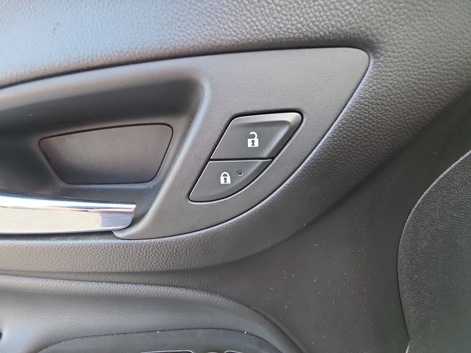 Used 2024 White Chevrolet LT image 29