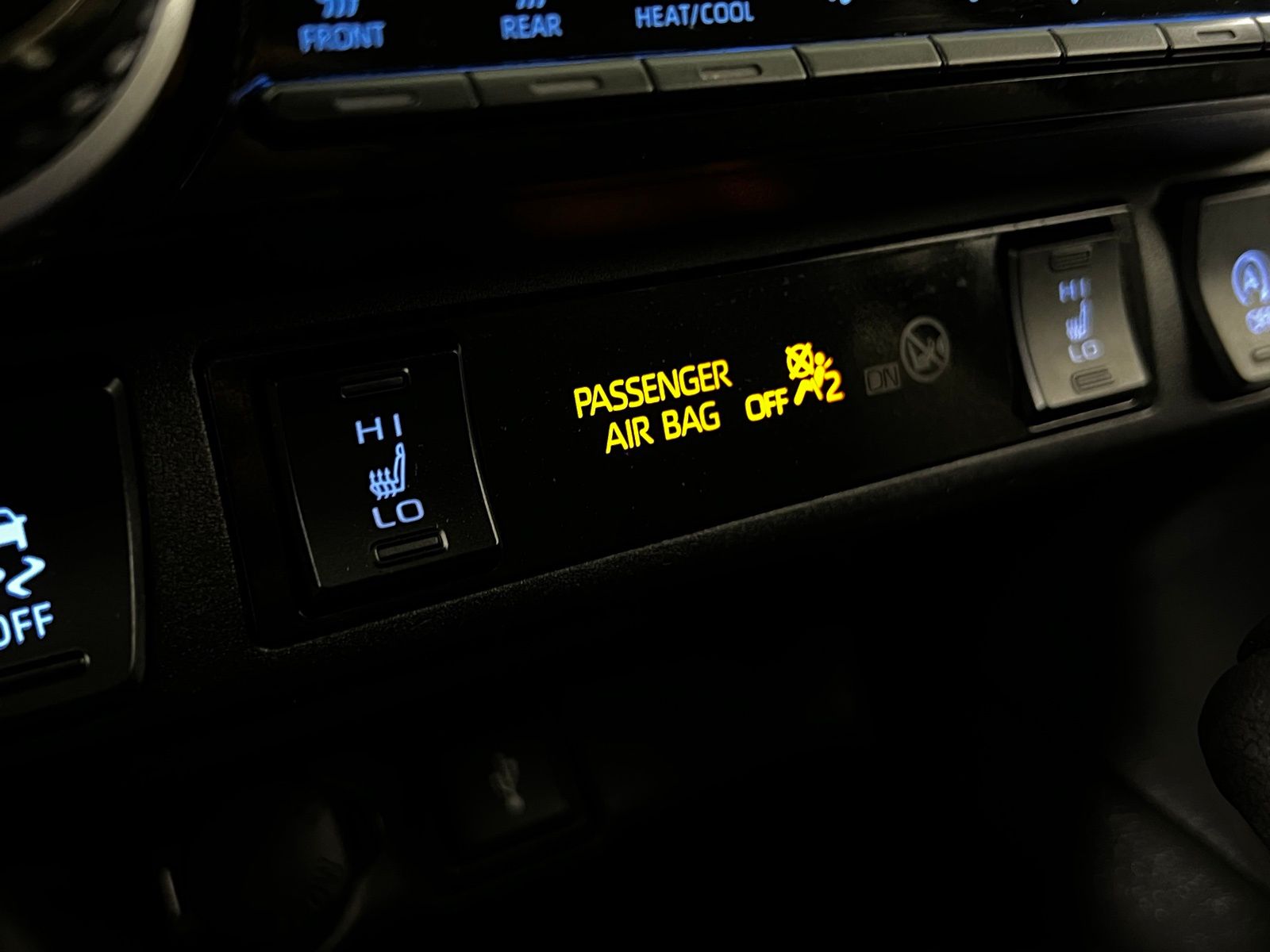 Thumbnail: 2022 Toyota RAV4 - 20