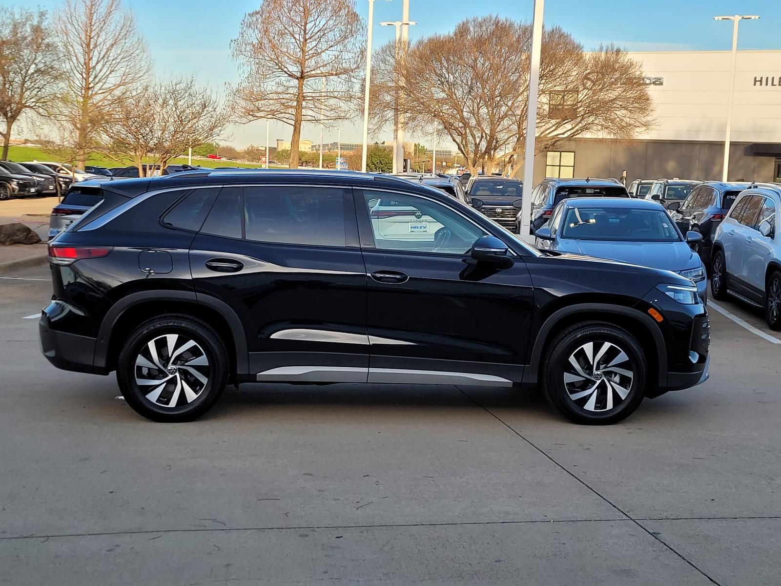 used 2025 Volkswagen Tiguan car, priced at $24,580