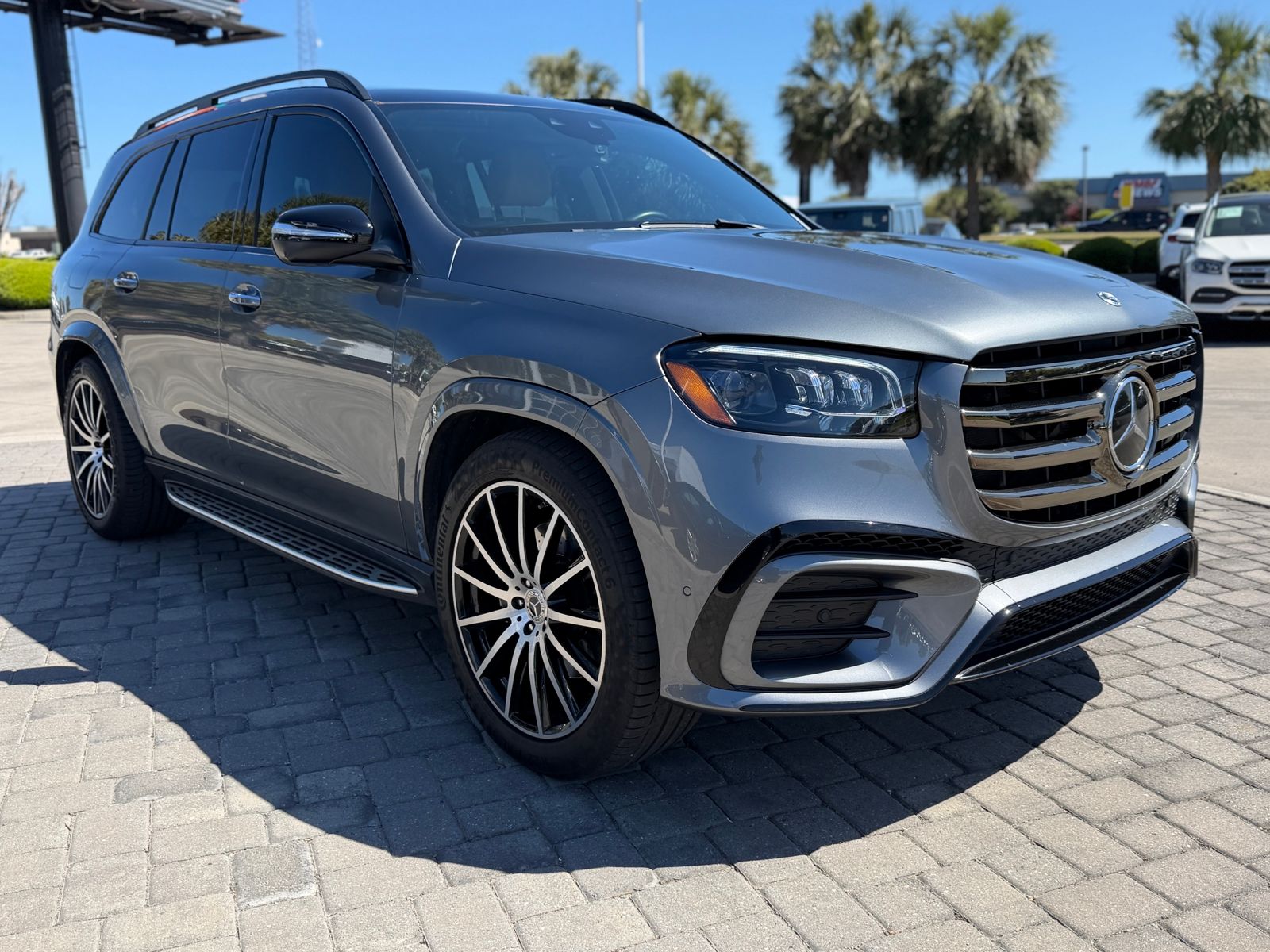 View vehicle photo 7