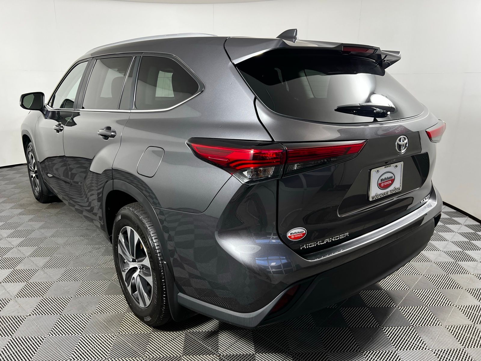 Thumbnail: 2023 Toyota Highlander - 7