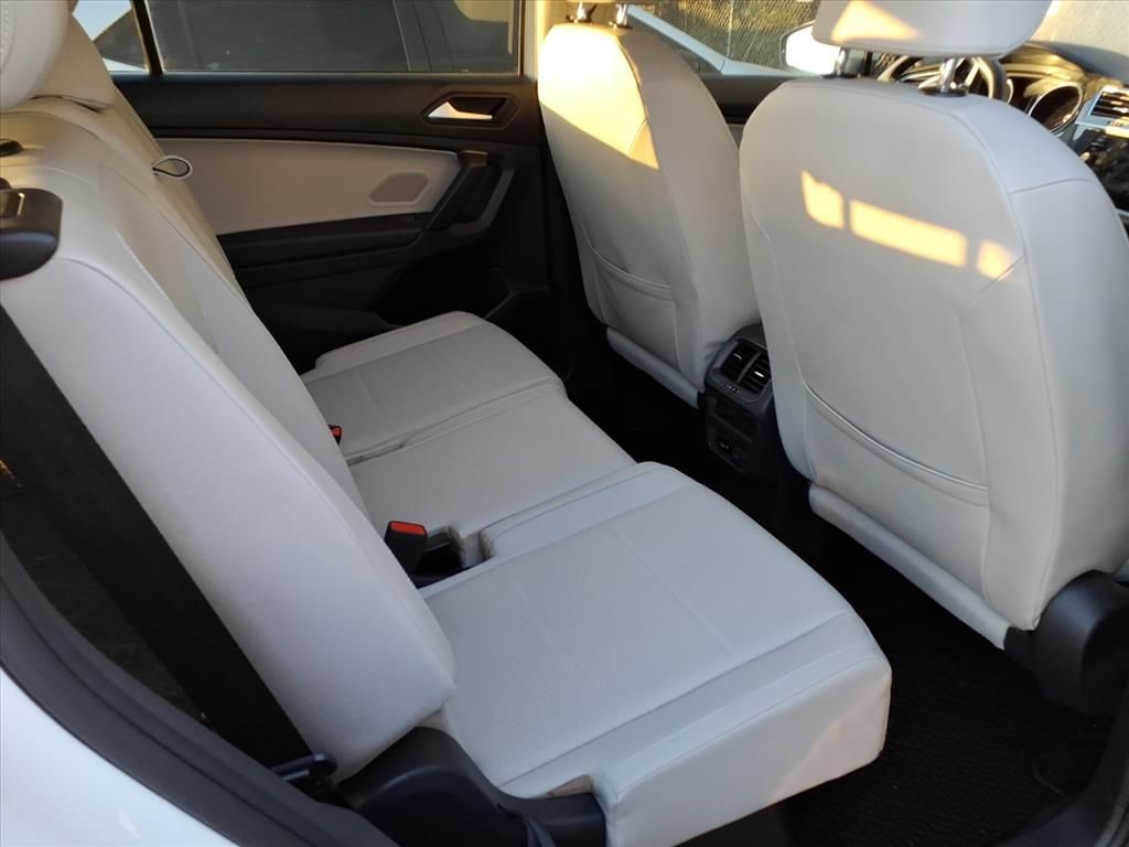 2019 Volkswagen Tiguan 2.0T SEL White at Autostrade