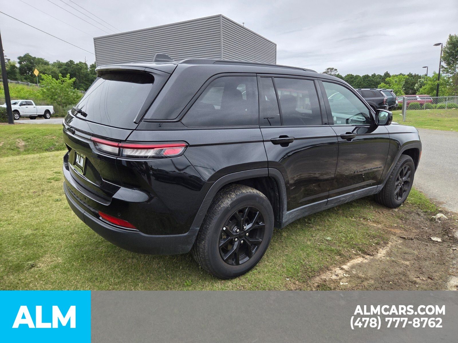 Used 2025 Black Jeep Altitude image 16