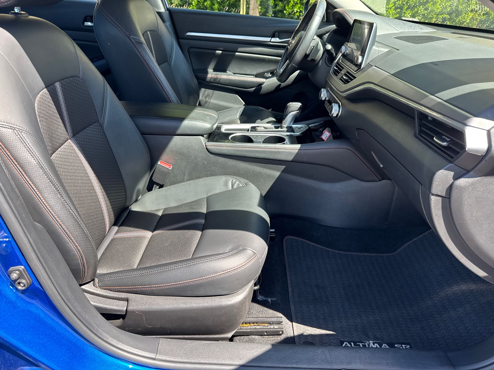 Used 2025 Blue Nissan 2.5 SR image 13