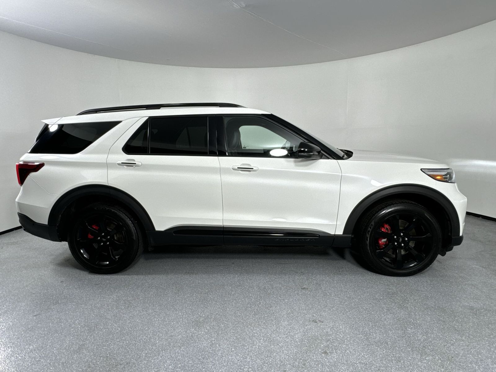 2021 Ford Explorer ST 37