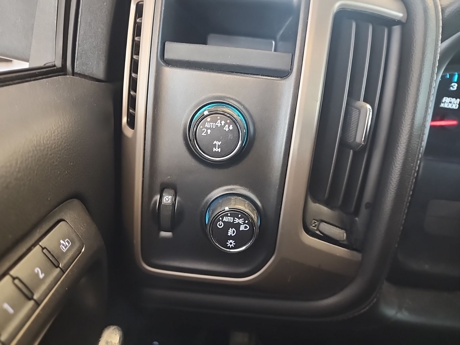 Used 2018 Onyx Black GMC Denali image 24