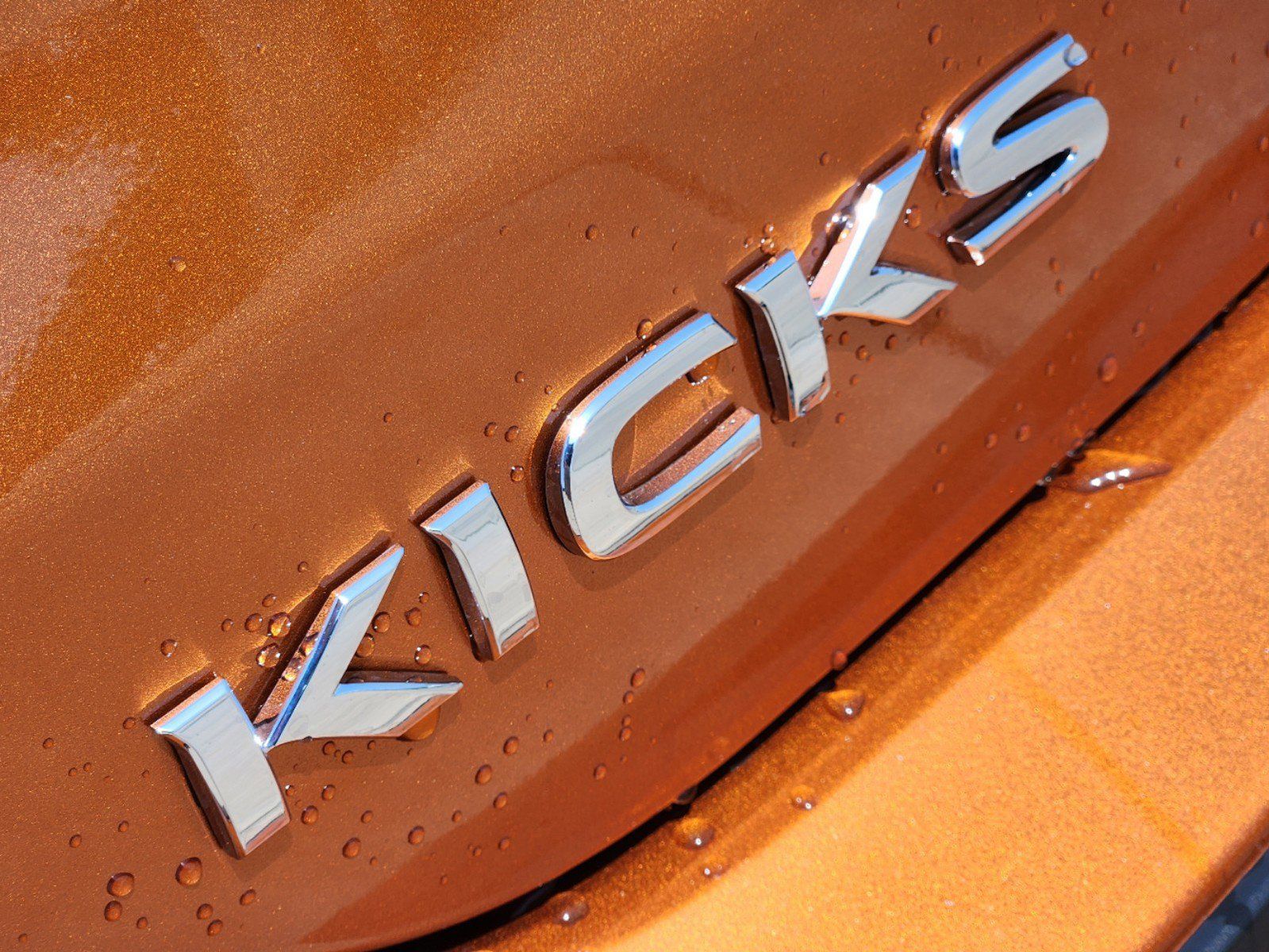 2024 Nissan Kicks SR 9