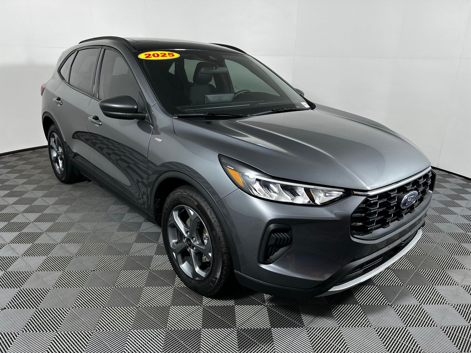 Thumbnail: 2025 Ford Escape - 3