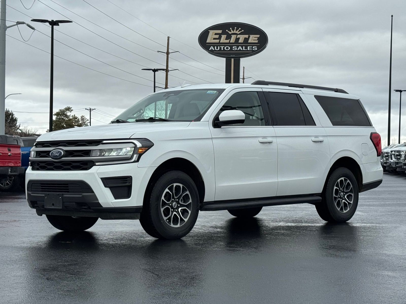 2023 Ford Expedition XLT's photo