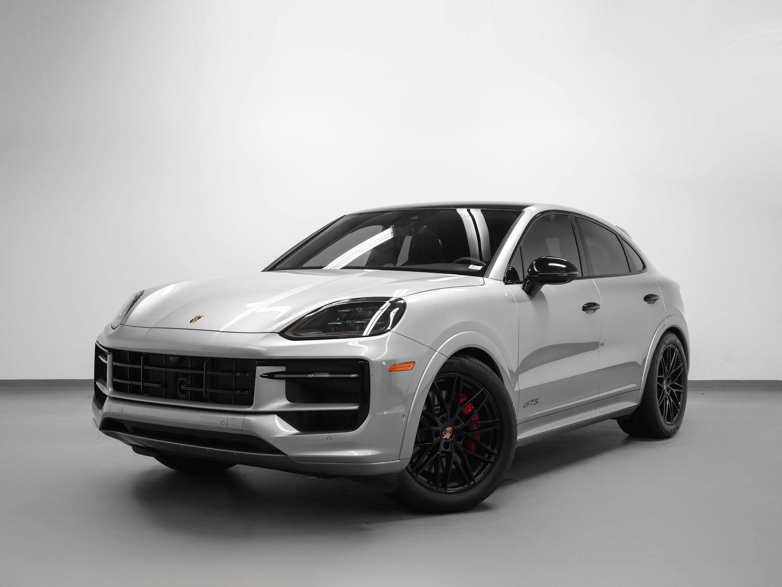 Dolomite Silver Metallic 2025 Porsche Cayenne Coupe Coupe All-Wheel Drive 8-Speed Automatic