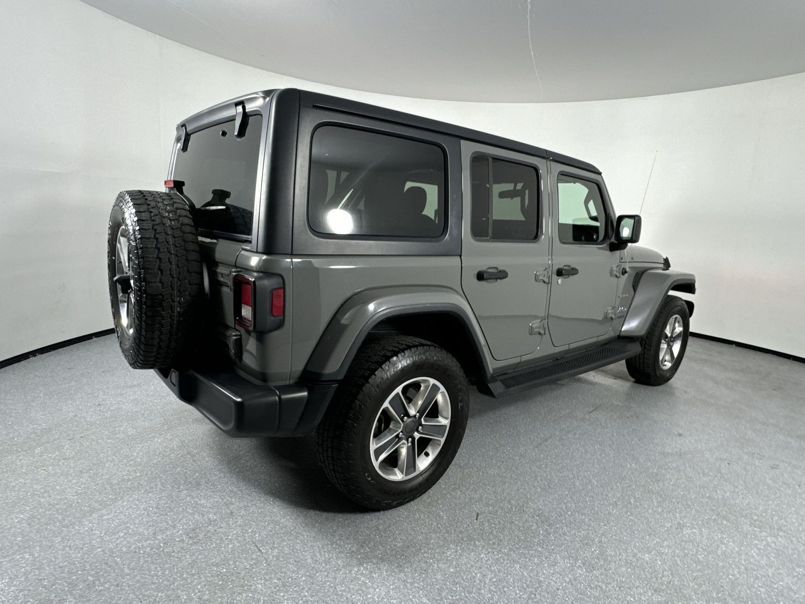 2021 Jeep Wrangler Unlimited Sahara 36