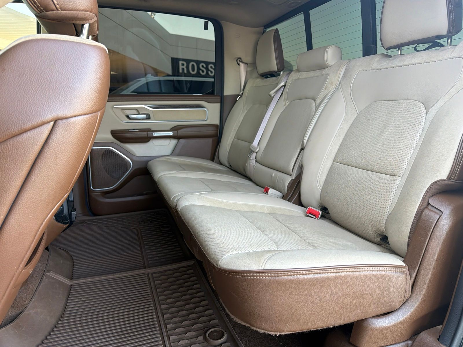 2020 Ram 1500 Laramie - 11