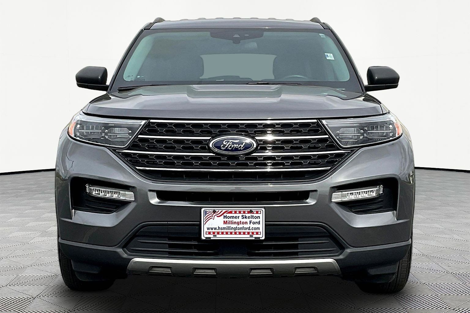 View vehicle photo 3