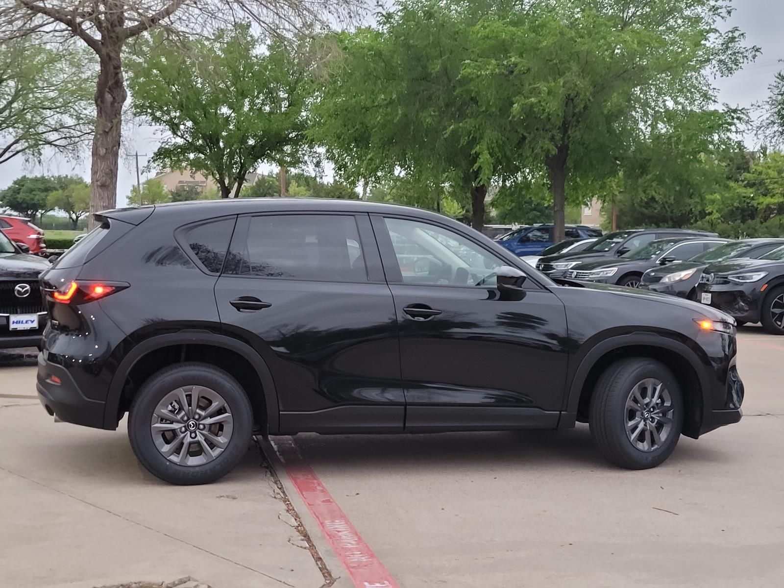 View vehicle photo 2