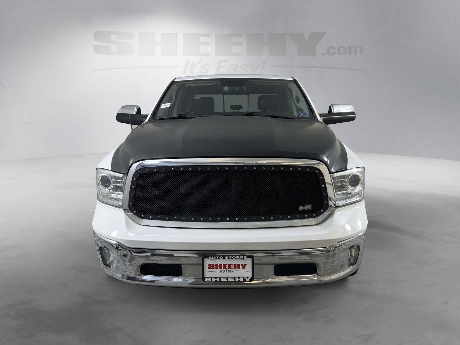 Used 2017 White Ram Laramie image 15