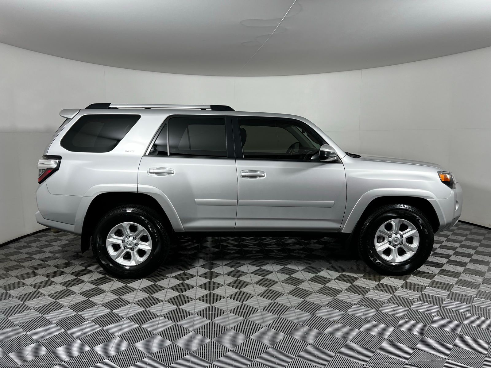 2023 Toyota 4Runner SR5 4